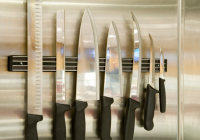 The Distinctive Features of Western Knives
